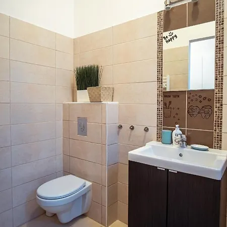 Kiraly88 - Location In Budapest! * Budapest